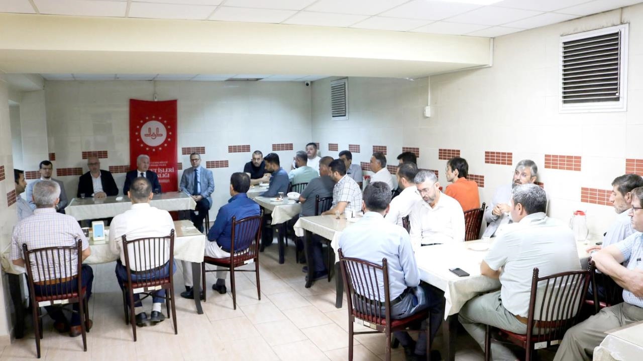 Mersin İl Müftülüğü Personeli Camiler ve Din Görevlileri Haftası'nda Kahvaltıda Buluştu