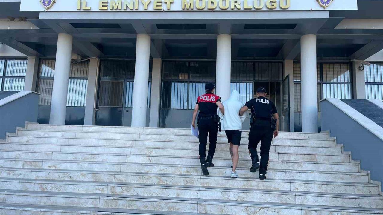 Aydın'da 4 İş Yerinden Hırsızlık Yapan Zanlı Tutuklandı