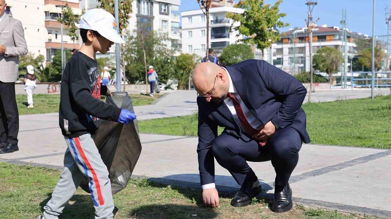 Atakum'da Öğrencilerle Çevre Temizliği Yapıldı