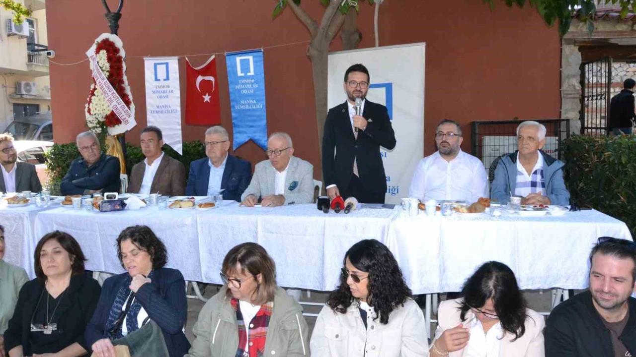 Manisa'da Dünya Mimarlık Günü Kutlandı