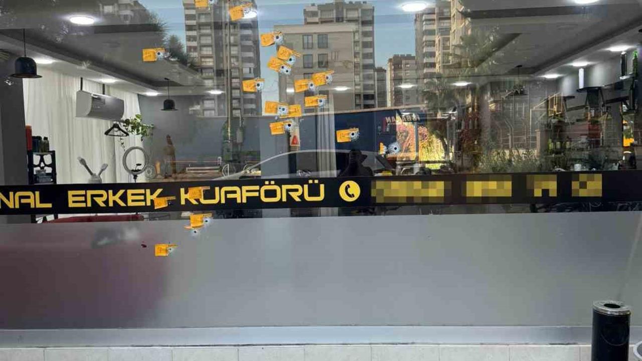 Adana'da Berber Dükkanına Silahlı Saldırı: 2 Şüpheli Kaçtı