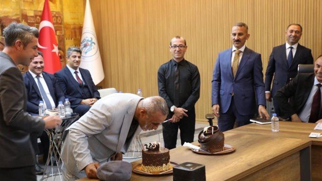 Erzincan'da Tuncay Kapıkıran'a Doğum Günü Sürprizi Yapıldı