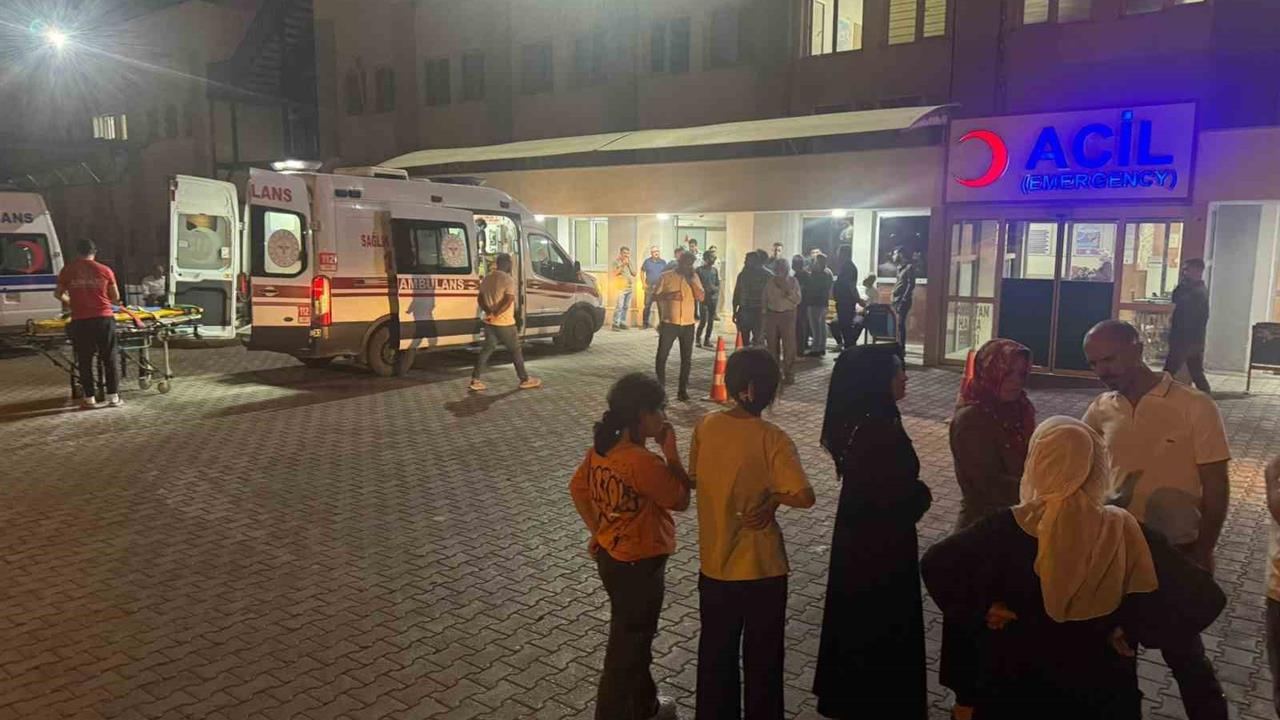 Siirt’te Fıstık İşçilerini Taşıyan Minibüsle Araç Çarpıştı: 7 Yaralı