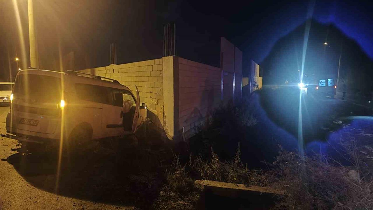 Adana'da Trafik Kazası: 1 Ölü, 2 Yaralı