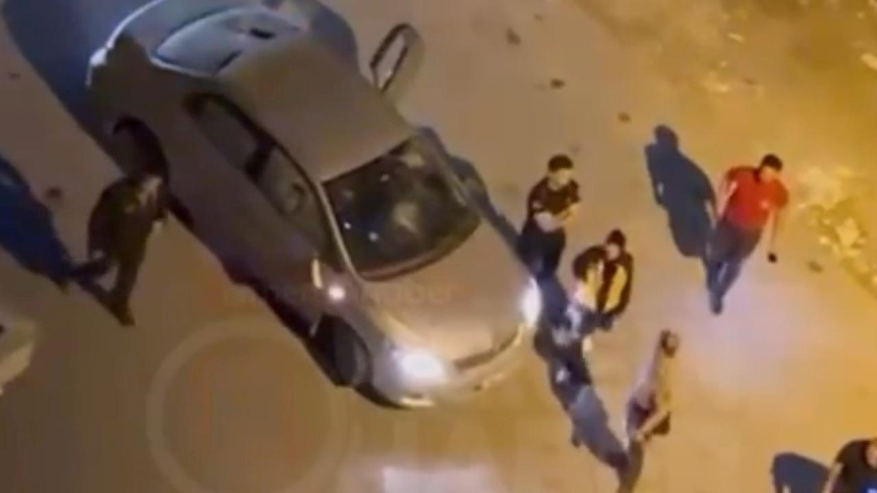 Mersin'de Gece Yarısı Taşlı Saldırı!