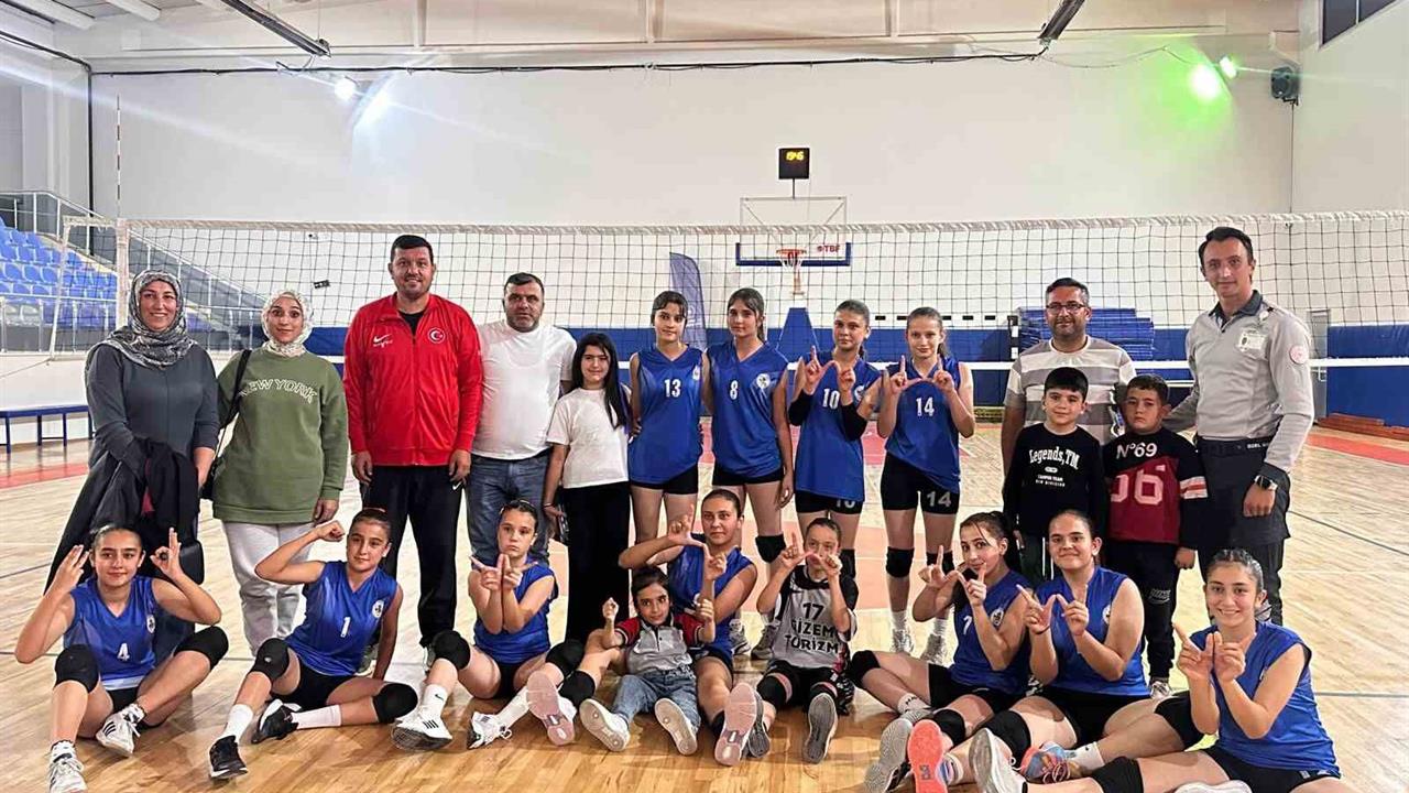 Tomarzalı Belediyespor Kız Voleybol Takımı'nın Zaferi Devam Ediyor