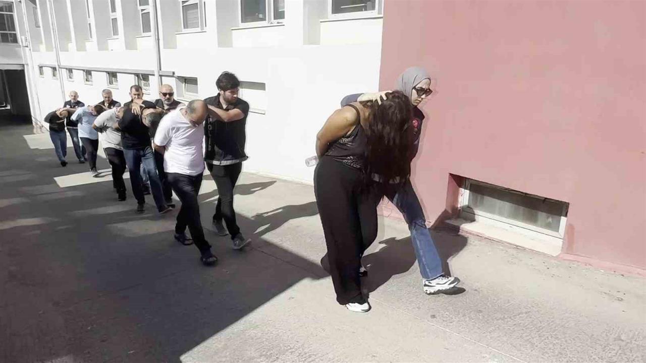 Adana'da Uyuşturucu Operasyonu: 6 Kişi Tutuklandı