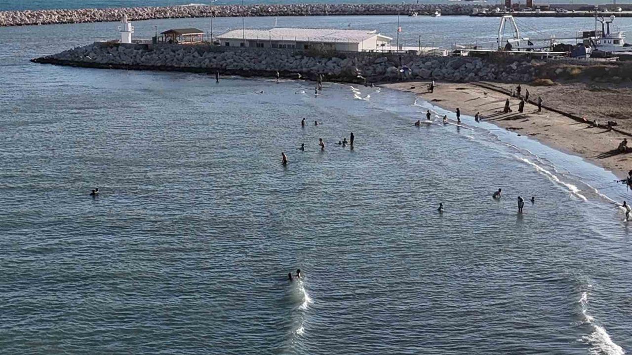 Adana’da Ekim Ayında Yaz Keyfi: Deniz Sıcaklığı 33 Derece