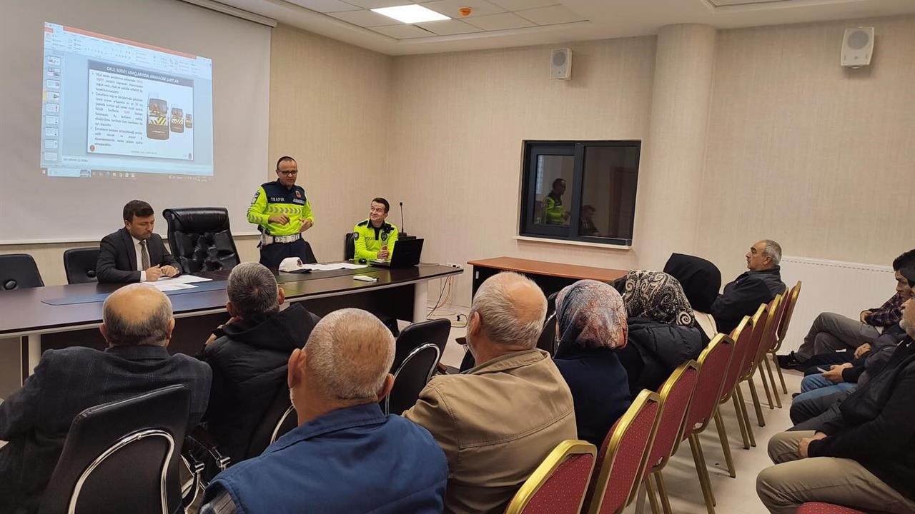 Altıntaş'ta Okul Servis Sürücüleri için Eğitim Verildi