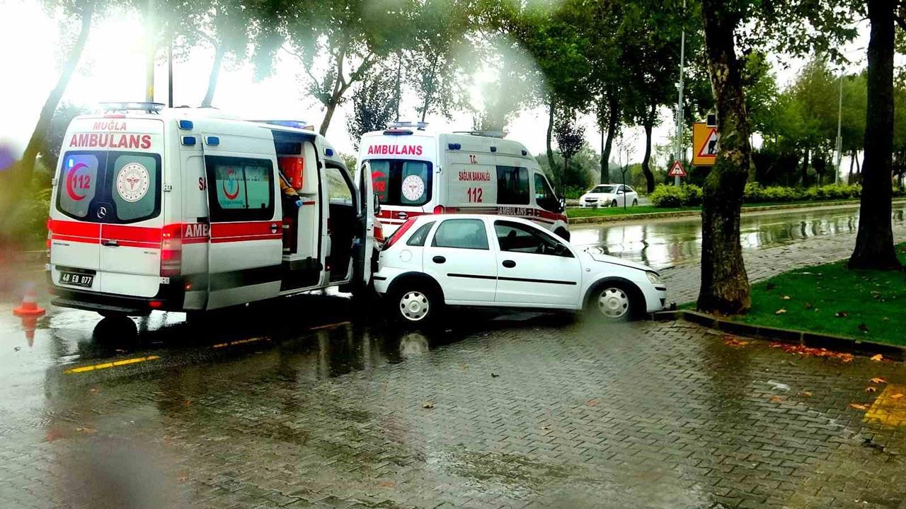 Menteşe'de Trafik Kazası: 3 Yaralı