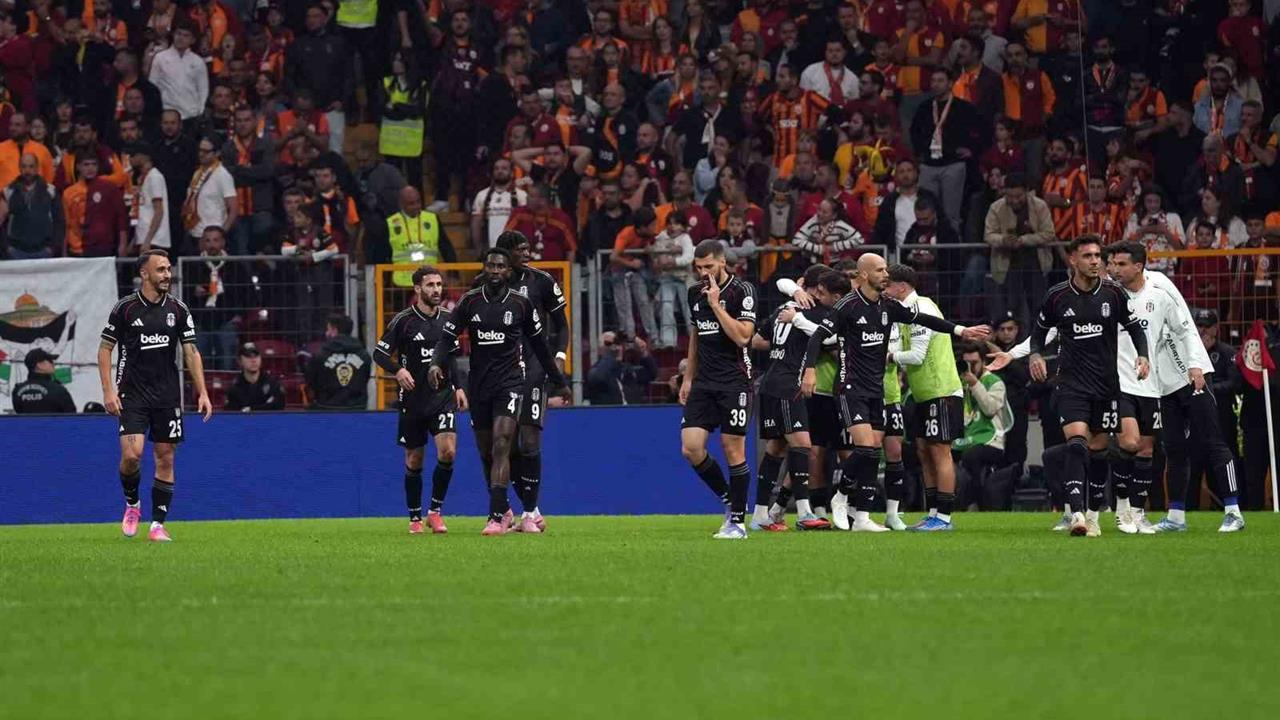 İstanbul'da Beşiktaş Fırtınası: İlk 15 Dakikada 4 Gol