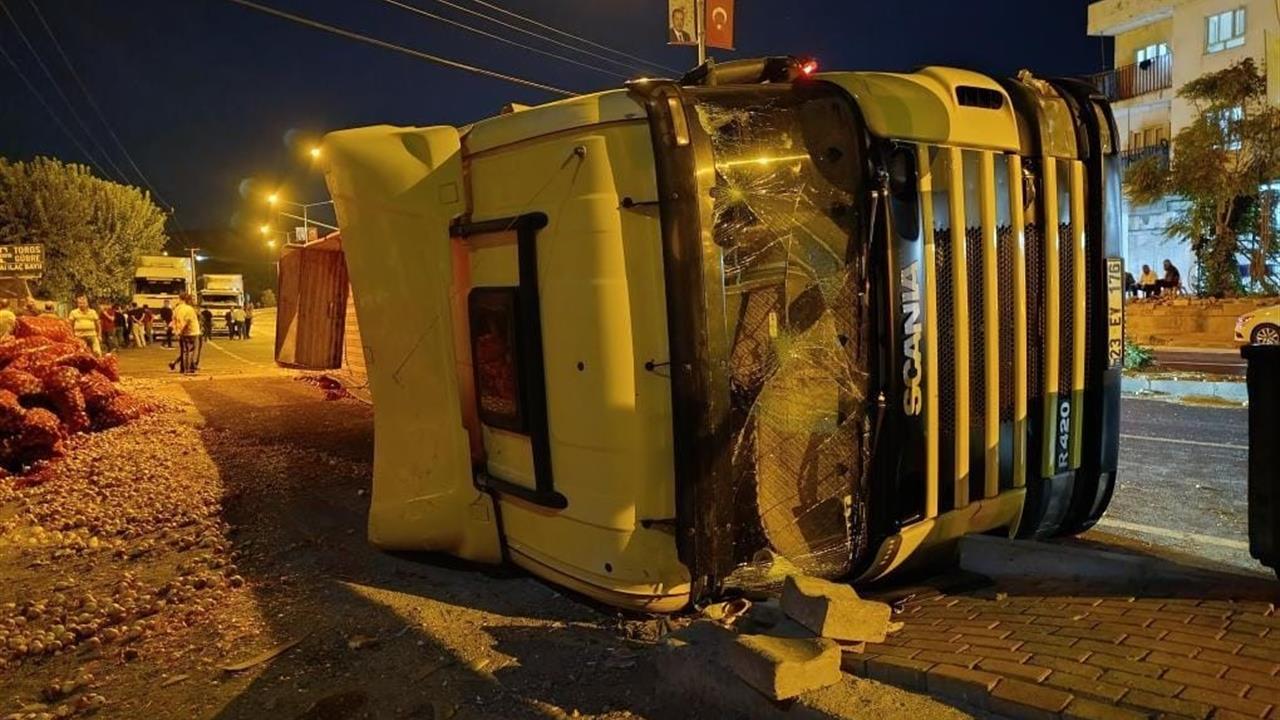 Kozluk'ta Tır Kazası: 1 Ölü, 1 Yaralı