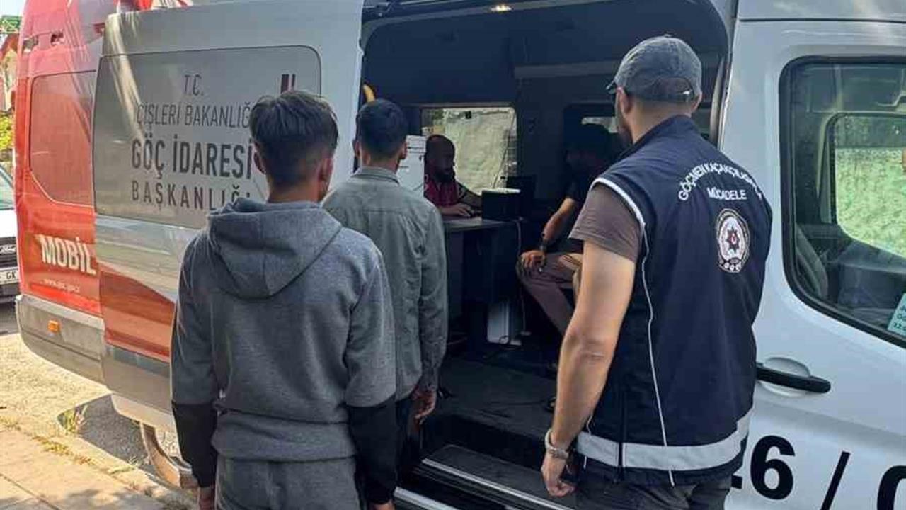 Eskişehir'de Düzensiz Göç Kontrolleri Sürüyor