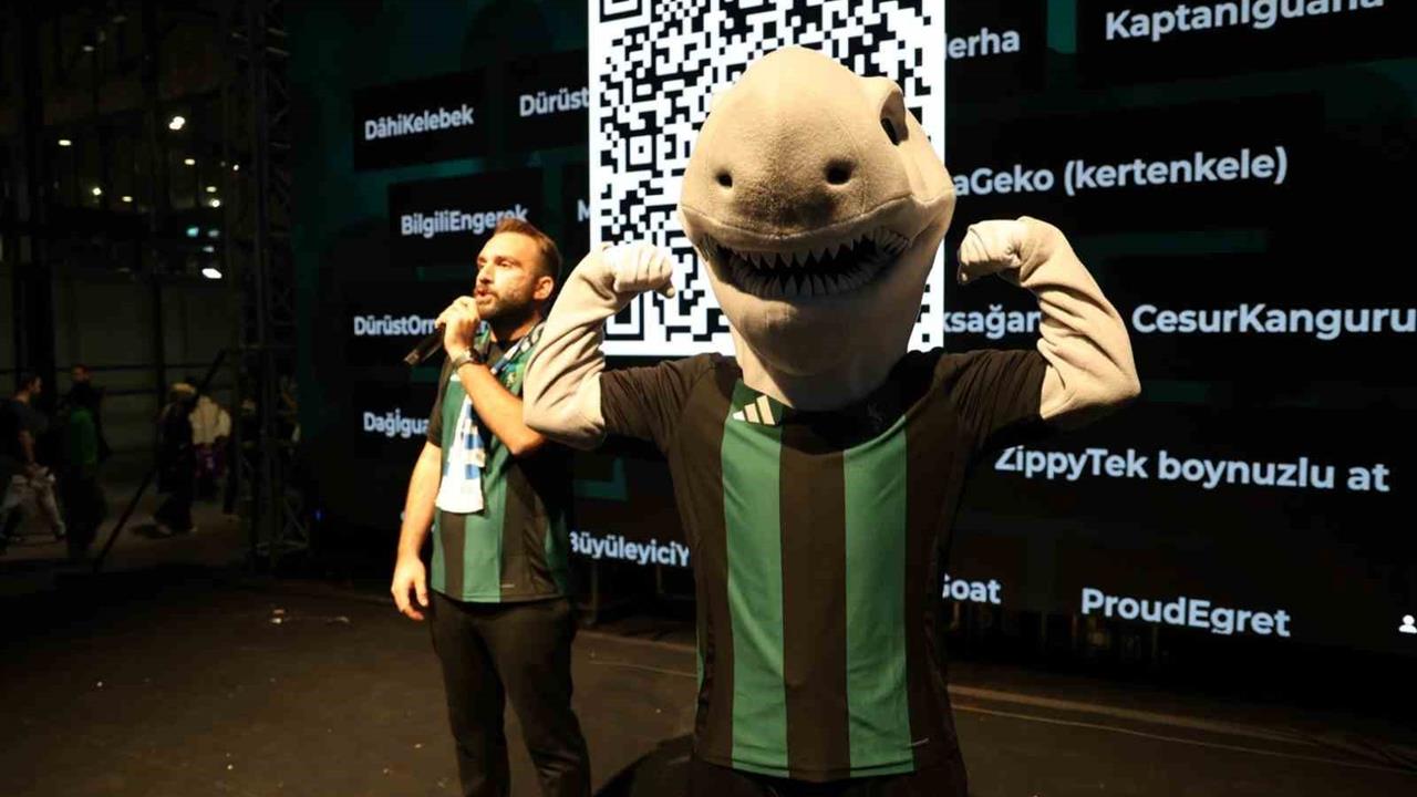 Kocaeli'de Kocaelispor Taraftarlarına Bilgi Yarışması Düzenlendi