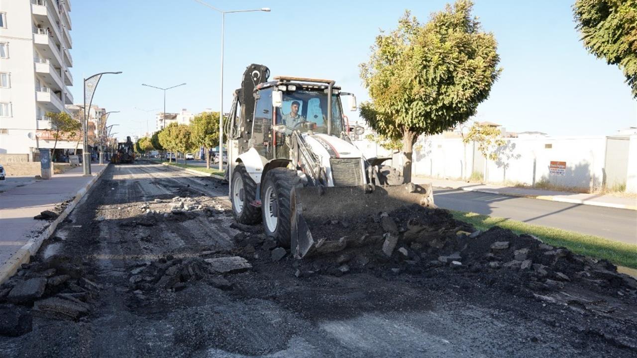 Kahta'da Asfalt Çalışmaları Hız Kesmeden Devam Ediyor