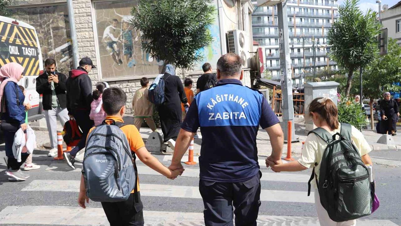 Kağıthane'de Okul Önlerinde Güvenlik Denetimleri Artırıldı