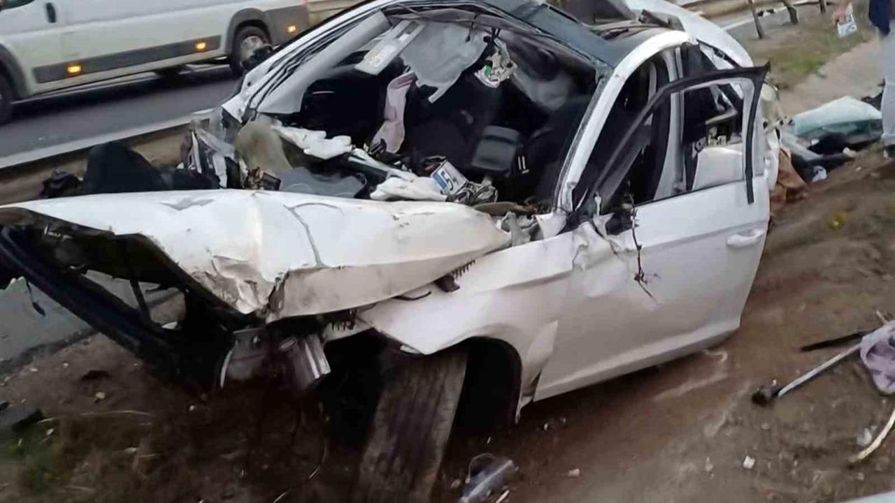 Sakarya'da İşe Giderken Kaza: Sürücü Altında Sıkıştı