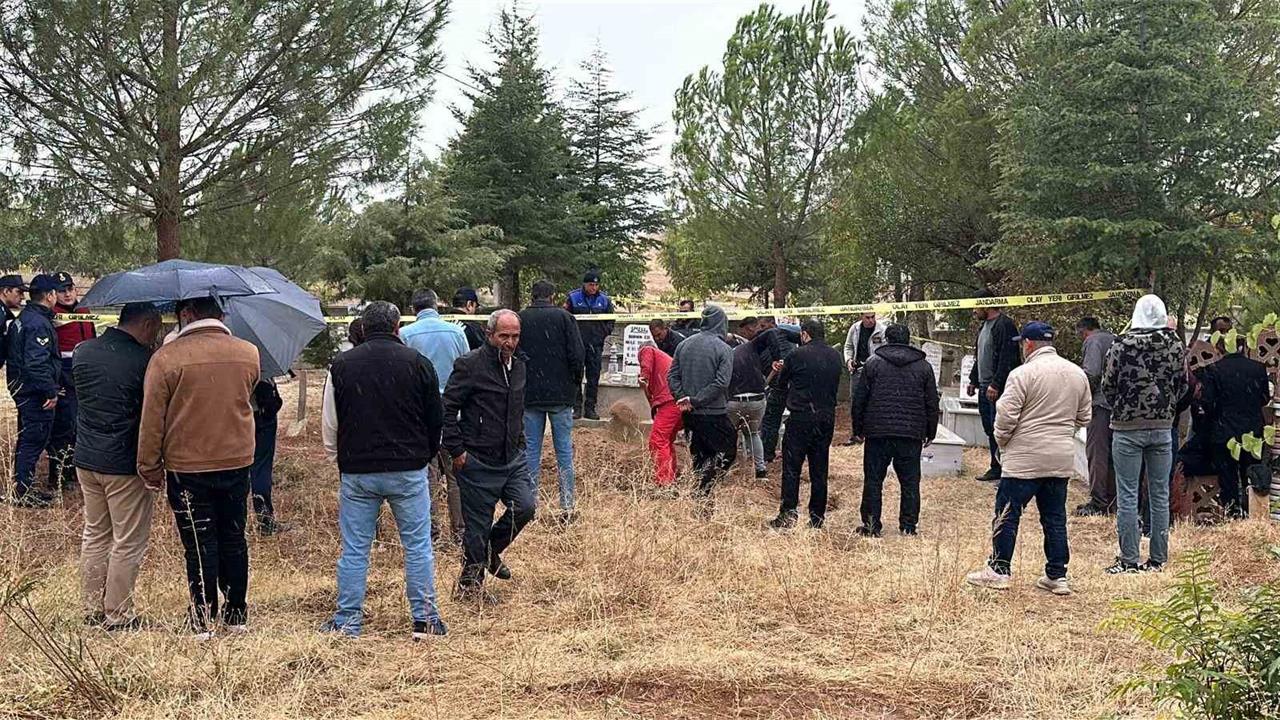 Uşak’ta Yanlış Cenaze Defininde Skandal: Mezar Açıldı