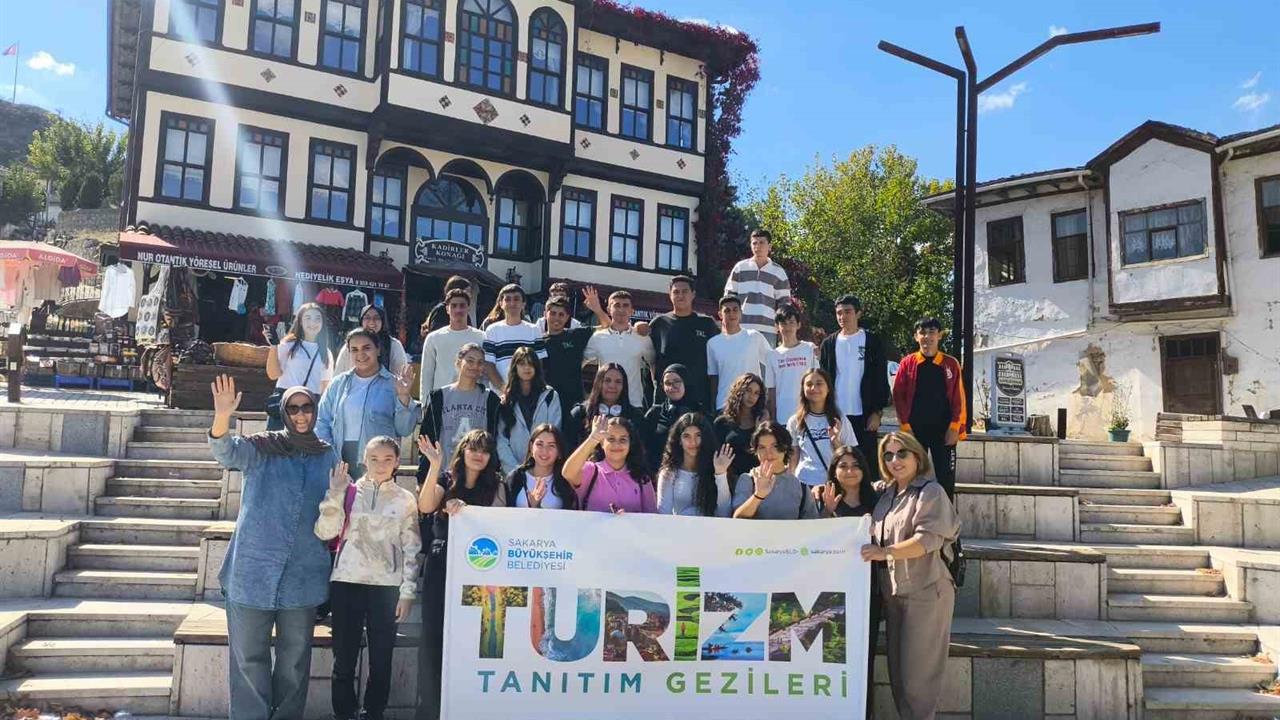 Sakarya'da Öğrenciler Tarihi ve Doğal Güzellikleri Keşfetti