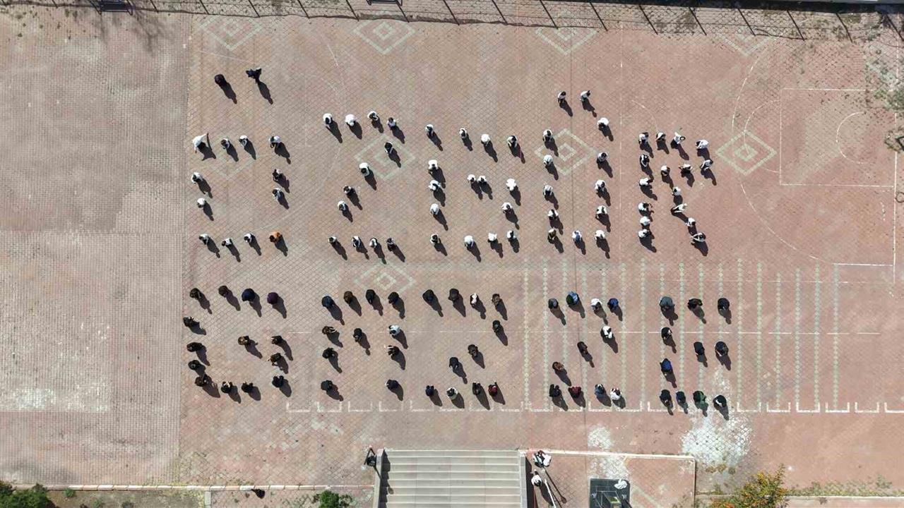 Kırıkkale'de Öğrencilerden "Özgür Gazze" Koreografisi