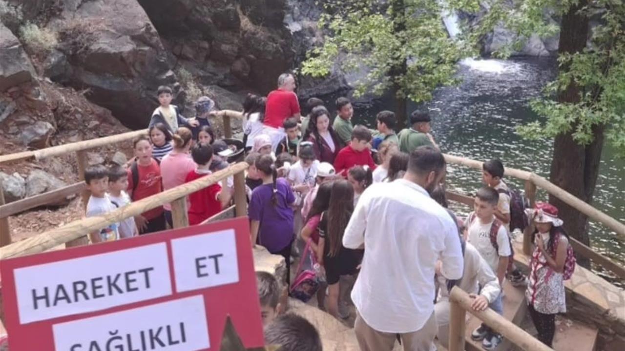 Köyceğiz'de Öğrenciler Yürüyüş Düzenledi: Farkındalık İçin Adım Attılar