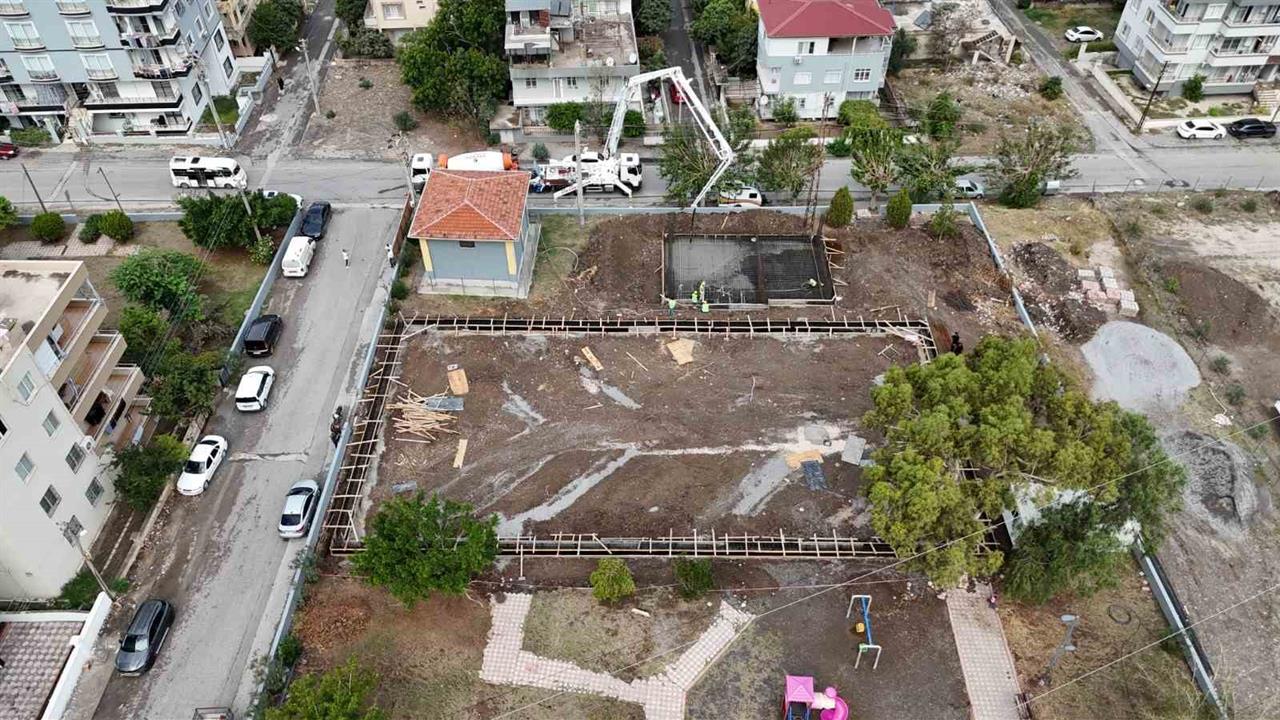 Hatay'da Modern Halı Saha İnşaatı Başladı