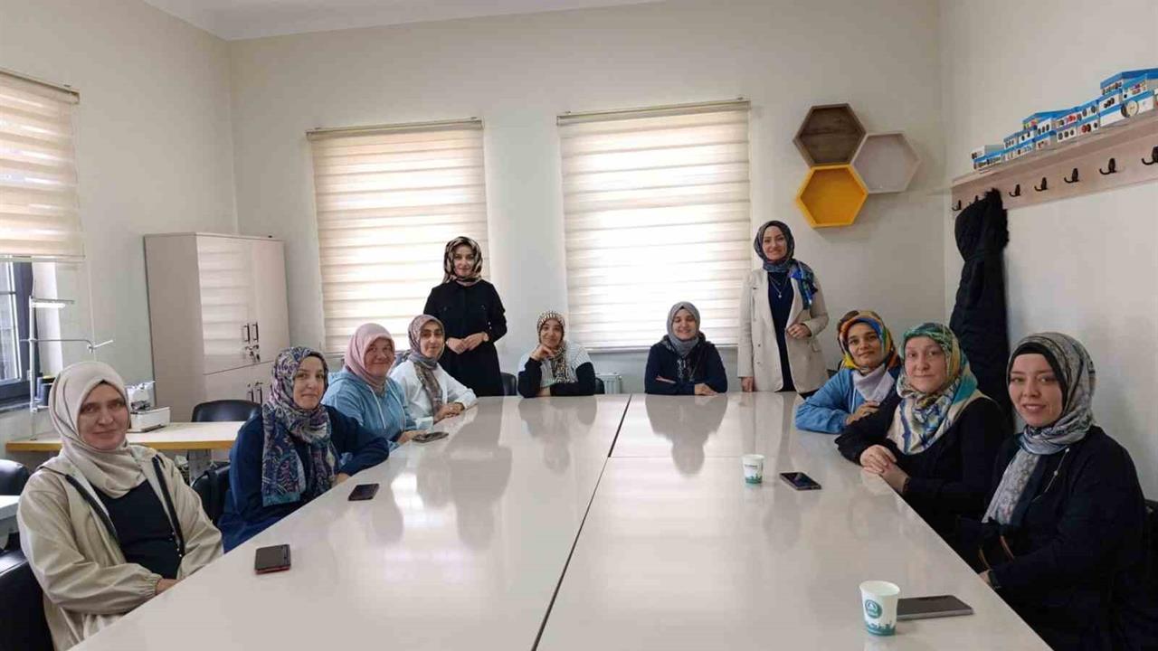 Pursaklar'da Hanım Evleri'nde Yeni Dönem Kursları Başladı