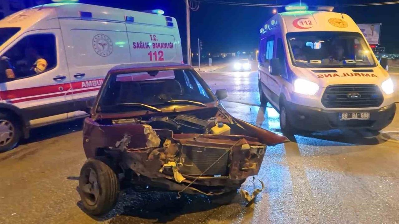 Aksaray'da Alkollü Sürücü Kaza Yaptı: 2 Yaralı