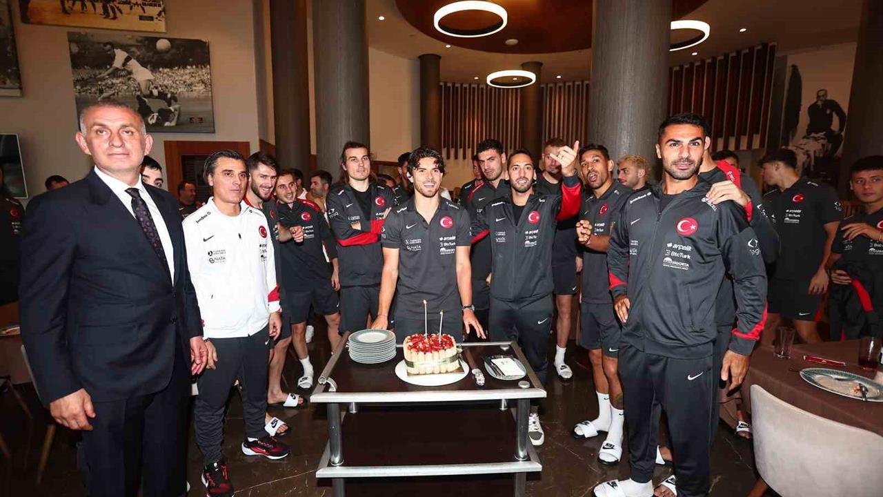 Ferdi Kadıoğlu'nun Doğum Günü Milli Takım Kampında Kutlandı