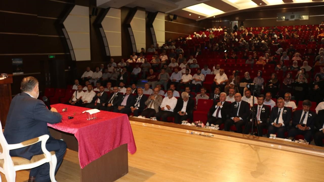 Mersin’de Camiler ve Din Görevlileri Haftası Kapsamında Konferans Programı Düzenlendi