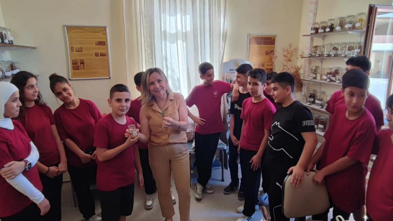 Tarsus'ta Öğrenciler " Doğada Öğreniyorum " Etkinliğine Katıldı