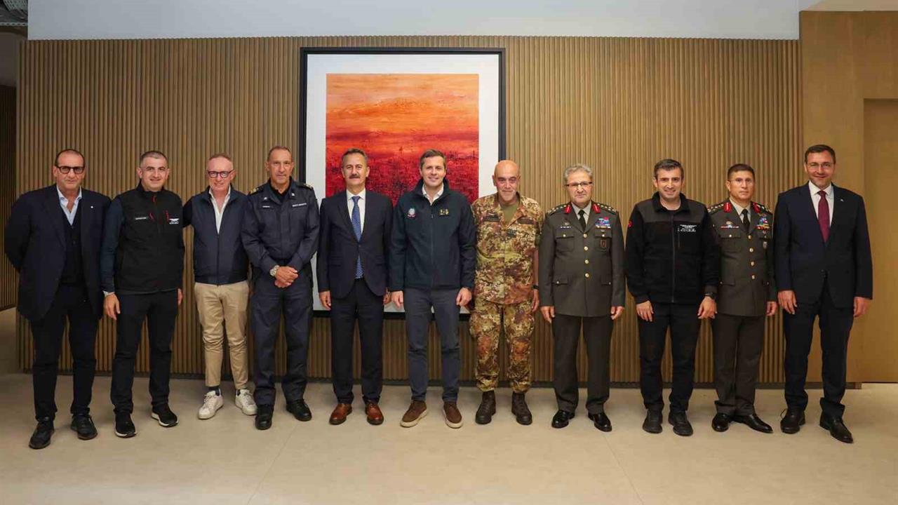 İtalya Heyeti Baykar Teknolojilerini İnceledi: TB3, AKINCI ve KIZILELMA Gökyüzünde