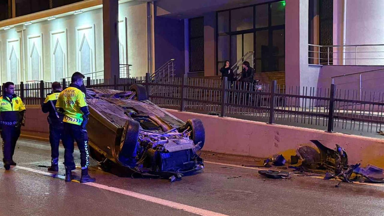Gemlik'te Takla Atan Otomobil: 3 Yaralı