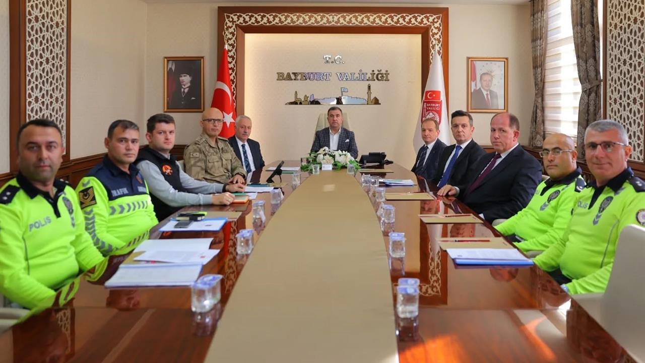 Bayburt'ta Trafik Güvenliği Toplantısı Düzenlendi
