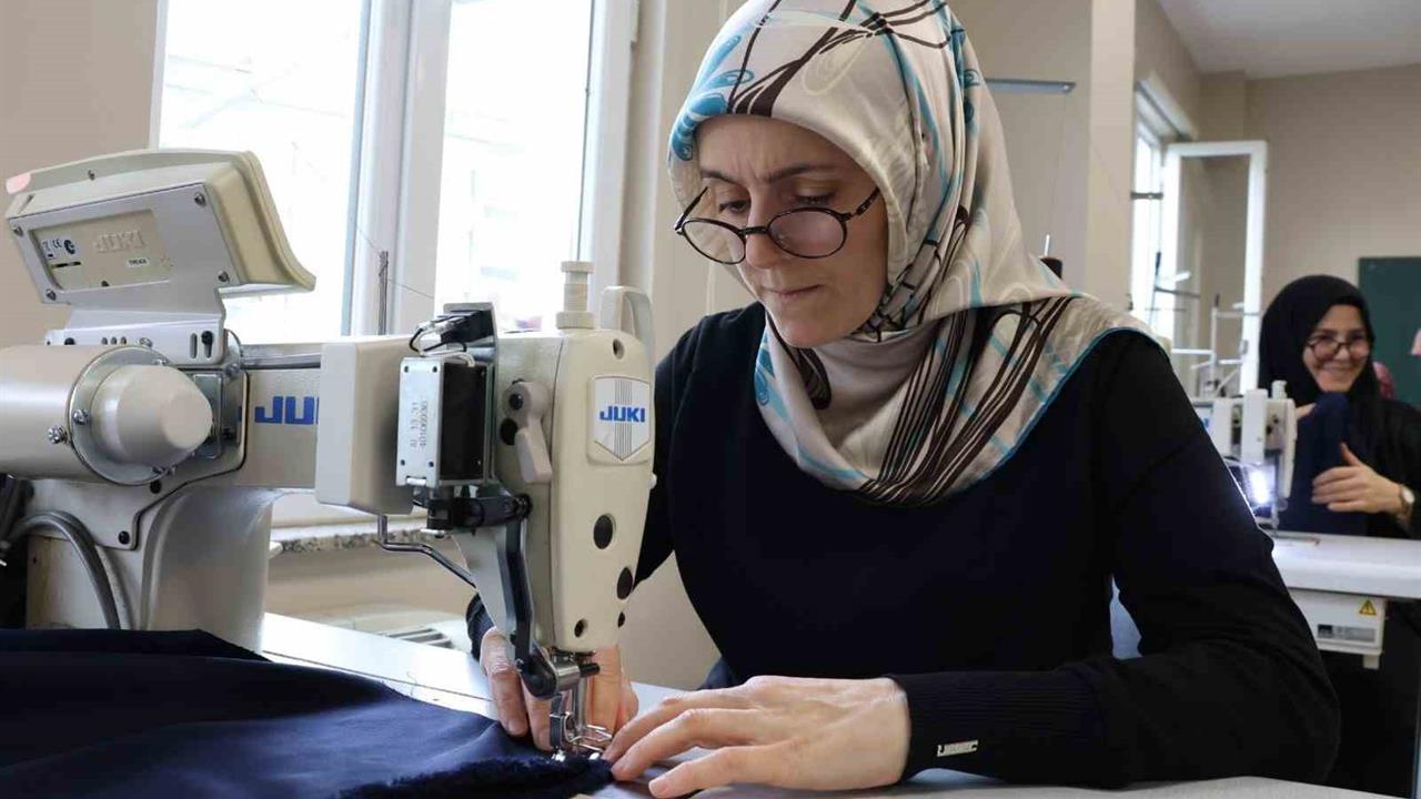 Ümraniye'den Van'a Yardım Eli: Dikişle Isınan Kalpler