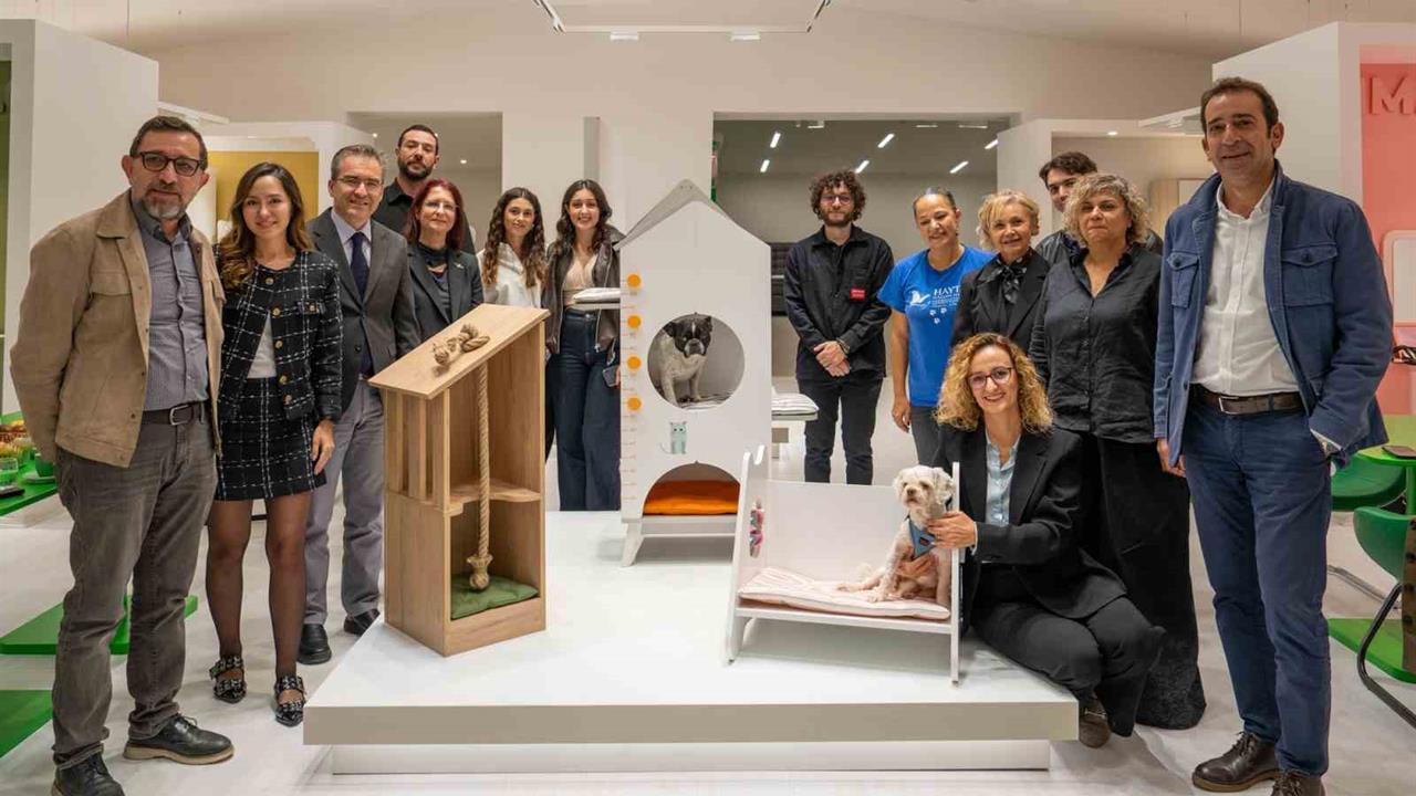 İzmir'de Öğrencilerden Hayvan Barınaklarına Destek Projesi