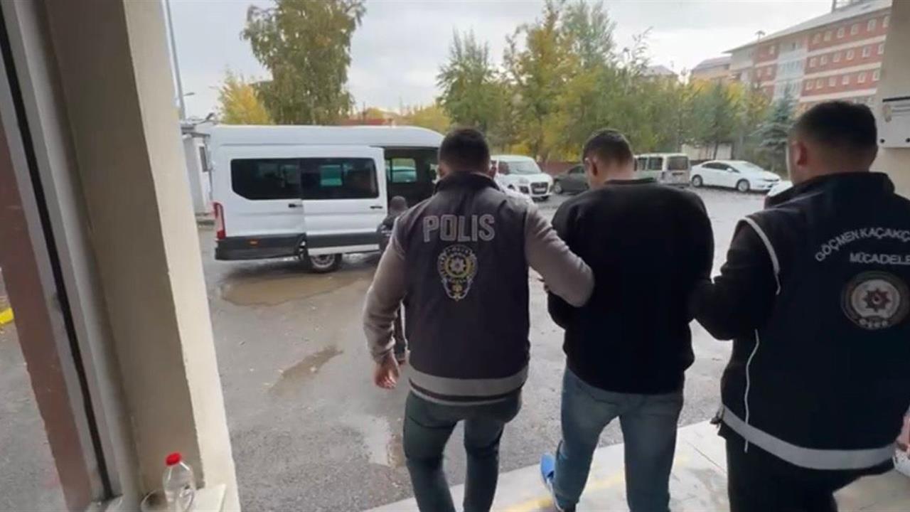 Ağrı'da Göçmen Kaçakçılığı Operasyonu: 3 Tutuklama