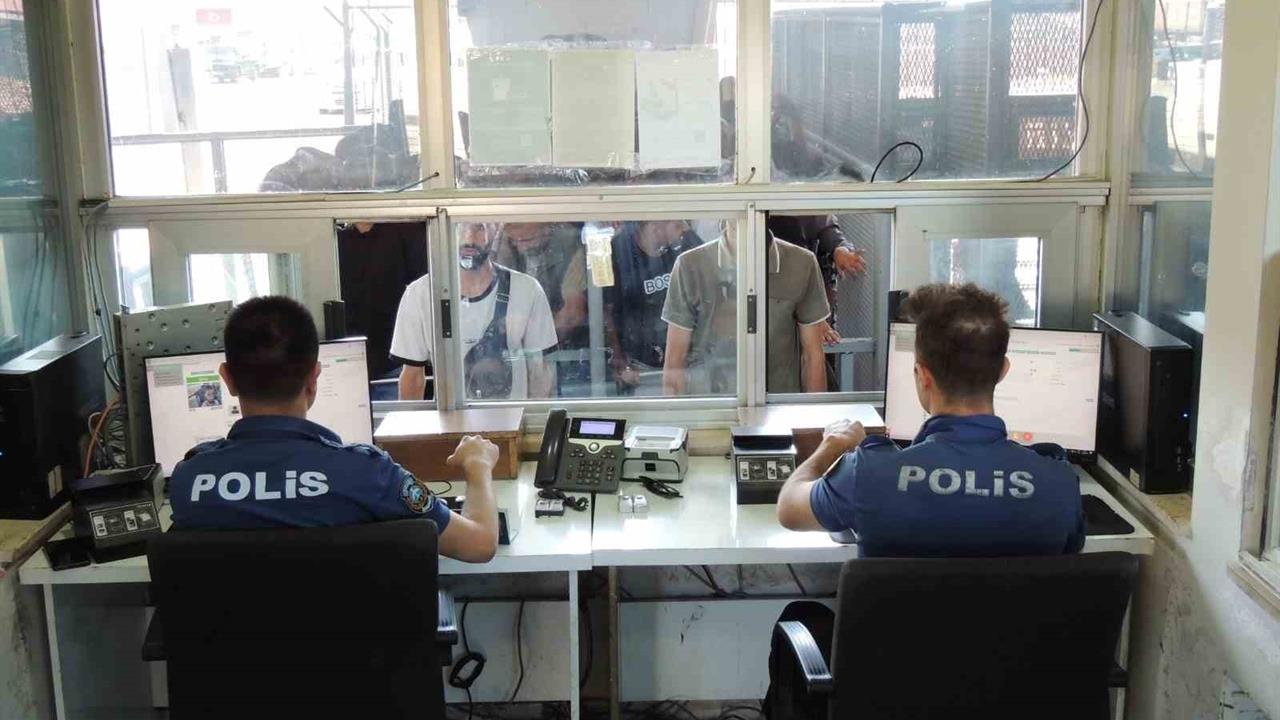 Şırnak'ta Habur Sınır Kapısı'nda 9 Ayda 788 Firari Yakalandı