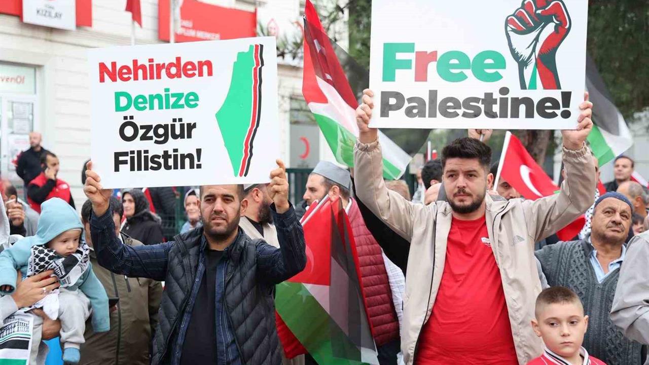 Gazze İçin Binlerce Kişi Gebze'de Yürüdü