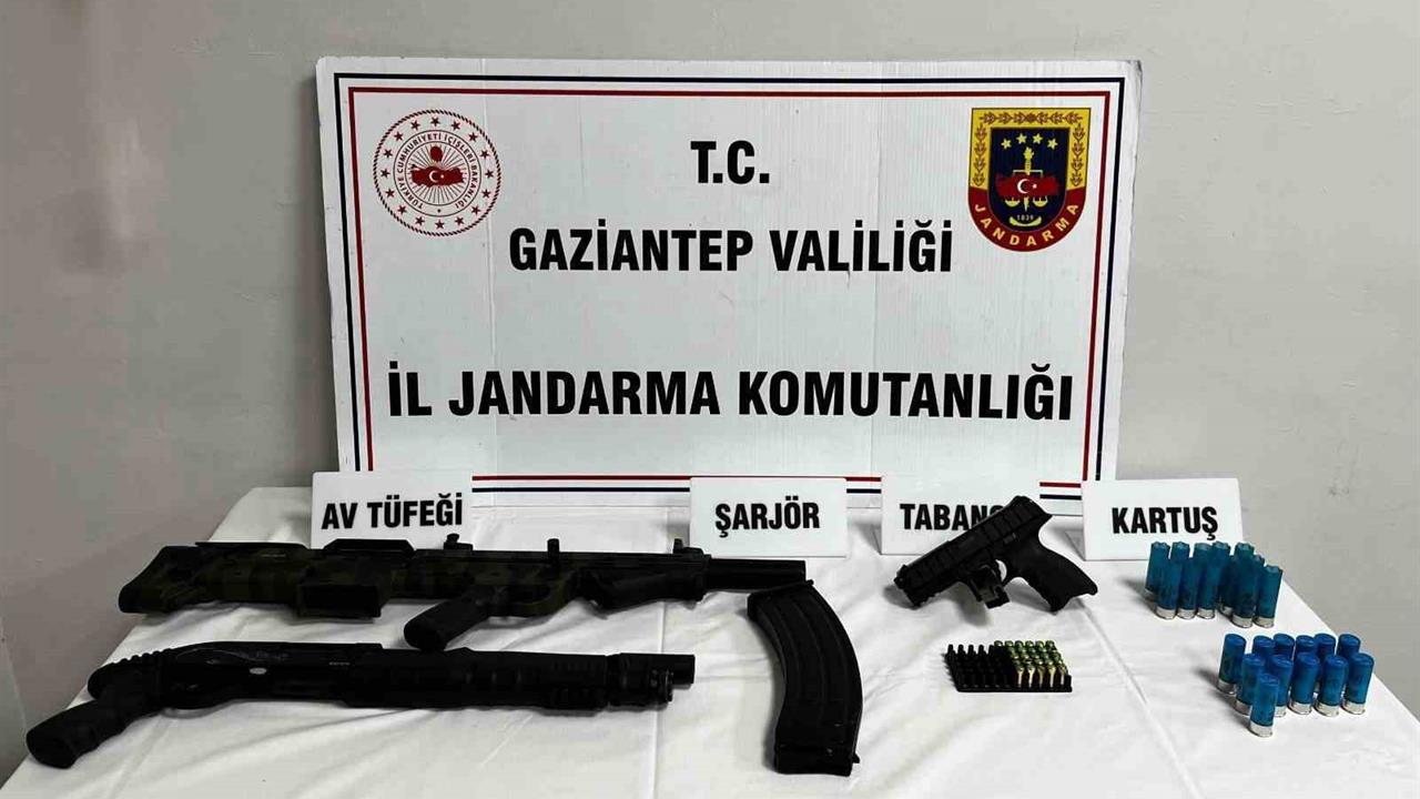 Gaziantep'te Silah Kaçakçılığı Operasyonu: 28 Silah Ele Geçirildi
