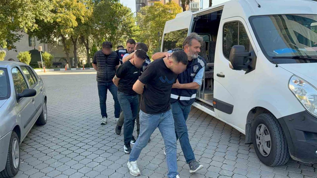 Samsun'da Uyuşturucu Operasyonu: 5 Gözaltı Adliyeye Sevk Edildi