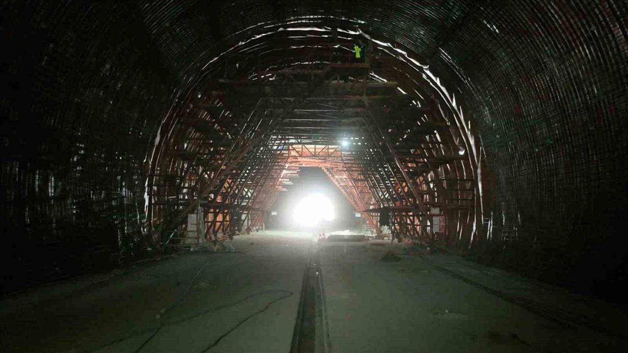 Ankara-İzmir YHT Projesinde Işık Göründü: Seyahat Süresi 3,5 Saat Olacak