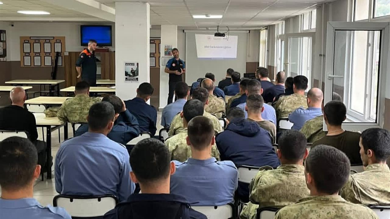 Bartın'da Deniz Kuvvetleri'ne Afet Eğitimi Verildi