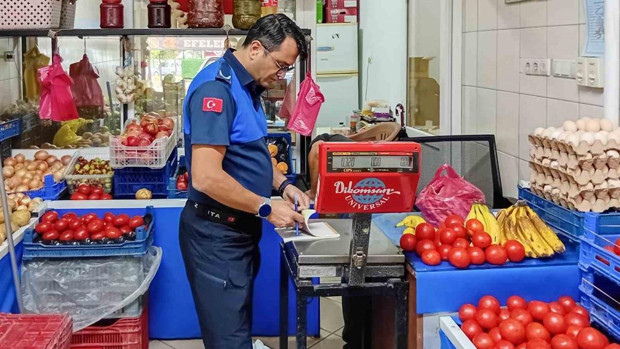 Efeler'de Manav Denetimleri: Hijyen ve Fiyatlar Kontrol Edildi