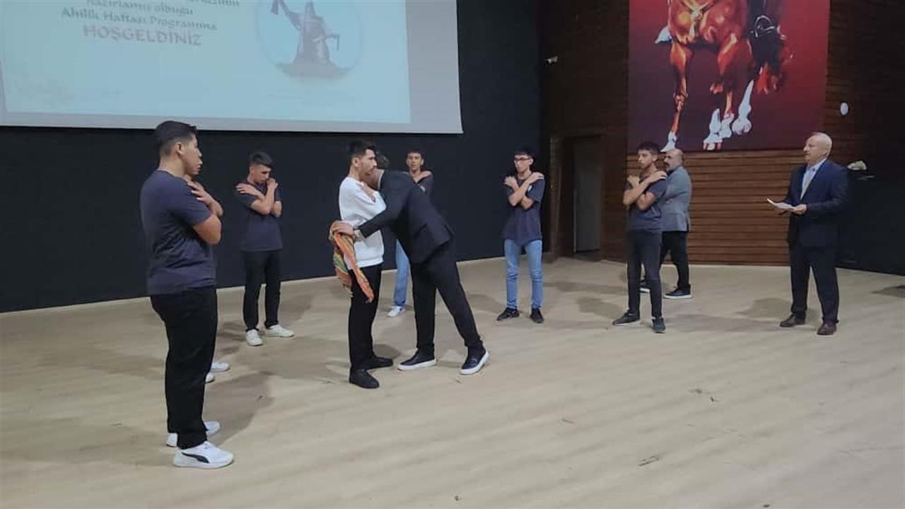 Edremit'te Ahilik Haftası Coşkuyla Kutlandı