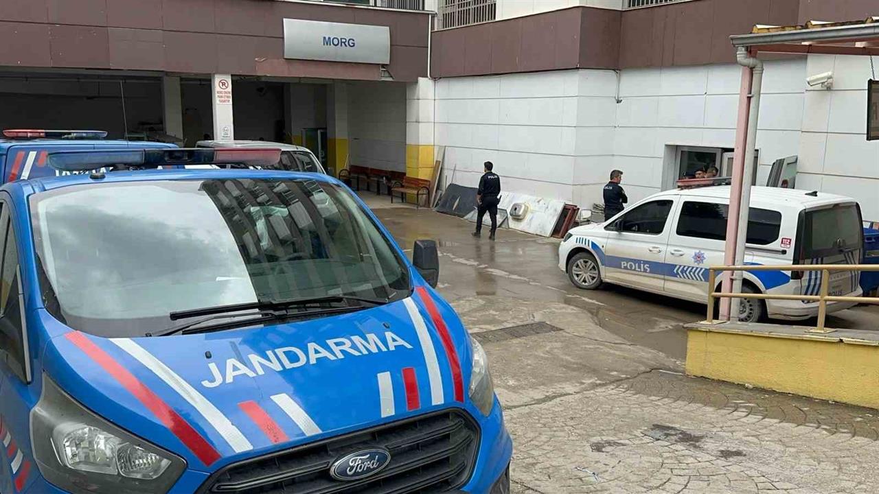 Adıyaman'da Nissibi Köprüsü'nde Erkek Cesedi Bulundu