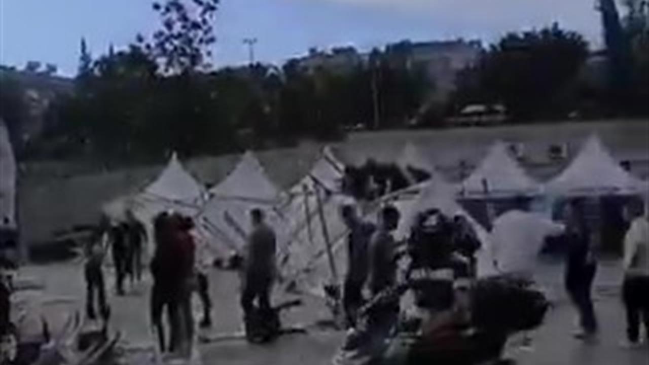 Adana'da Kariyer Fuarı Çadırları Rüzgarla Uçtu