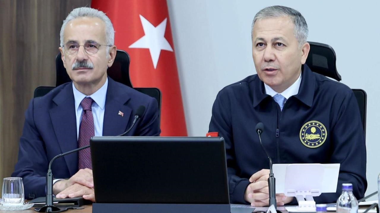 Vali Toros, İçişleri Bakanı Yerlikaya İle Bakan Uraloğlu'nun Düzenlediği Video Konferans Toplantısına Katıldı