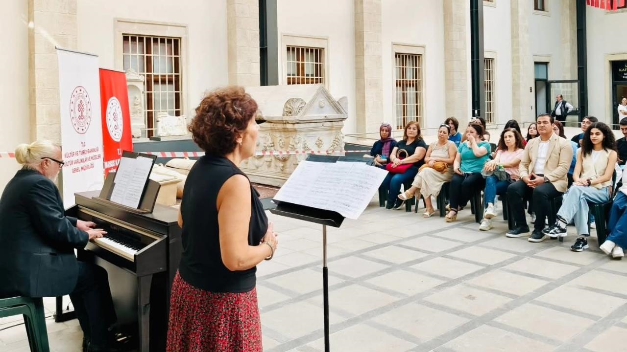 Tarsus'ta "Opera Dinliyorum" Etkinliği