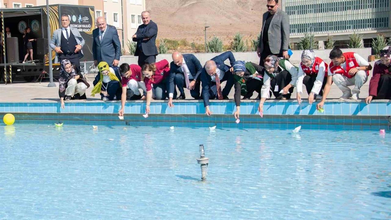 Erzincan'da Öğrencilerden Filistin'e Destek Gemileri